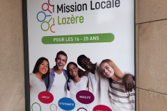 Mission locale adhesif vitre-2