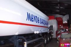 Camion citerne mende carburant